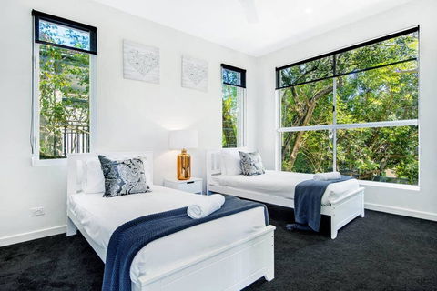 HOLIDAY HOME - 6 BEDROOMS CLOSE TO TOWN - Darwin Holiday 1