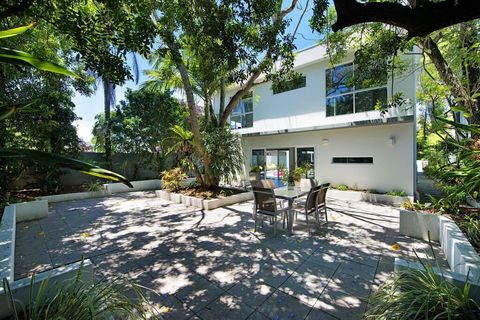 HOLIDAY HOME - 6 BEDROOMS CLOSE TO TOWN - Darwin Holiday 0