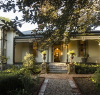 Holyrood House - Darwin Holiday