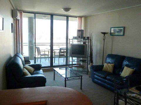 Homebush Bay Self-Contained Modern Two-Bedroom Apartments (BEN) - Darwin Holiday 2
