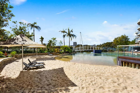 Homebush Bay Self-Contained Modern Two-Bedroom Apartments (BEN) - Darwin Holiday 0