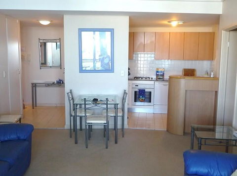 Homebush Bay Self-Contained Modern Two-Bedroom Apartments (BEN) - Darwin Holiday 3