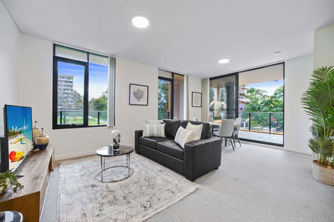 HomeHotel Walking Distance To Train And Westfield. - Darwin Holiday 0