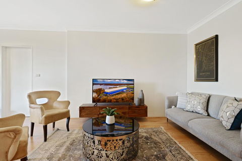 HomeHotel-Ultra Convenient Luxury Apartment Close To Train, Shops, CBD - Darwin Holiday 0