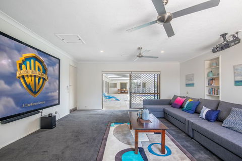 Homely Getaways In Broadbeach Waters - Darwin Holiday 0