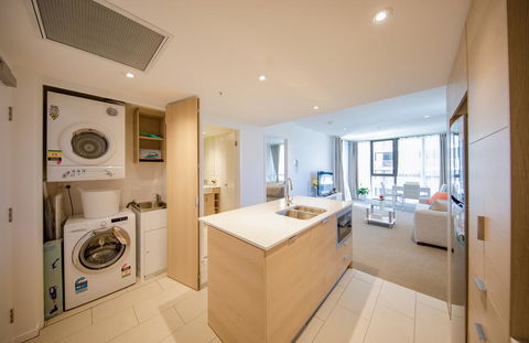 HomePlus Premier Apartments At 2663 Gold Coast Hwy, Broadbeach - Darwin Holiday 2