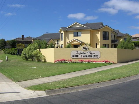 Hopkins House Motel & Apartments - Darwin Holiday 0