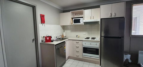 Horizons 201 - Lake Jindabyne Waterfront - Darwin Holiday 3