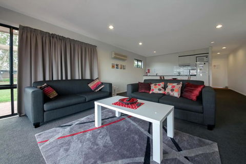 Horizons Golf Club, Villa 107 - Darwin Holiday 0