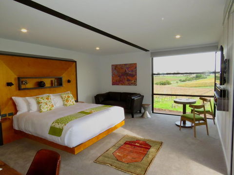 Hotel California Road At Inkwell Wines - Darwin Holiday 3