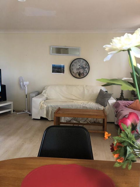 Isuhd - Darwin Holiday 0