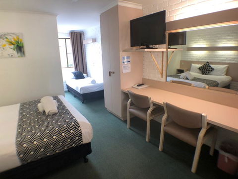 Jacaranda Place Motor Inn - Darwin Holiday 1
