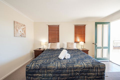 Jacaranda Place Motor Inn - Darwin Holiday 0