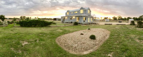 Jackaleah Farm Stay - Darwin Holiday 0