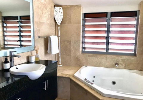 Jades On Lawson - Darwin Holiday 2