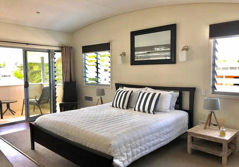 Jades On Lawson - Darwin Holiday 1