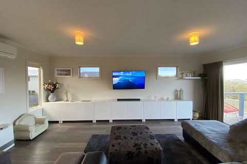 Jan Juc Ocean Views - Pet Friendly - Darwin Holiday 3