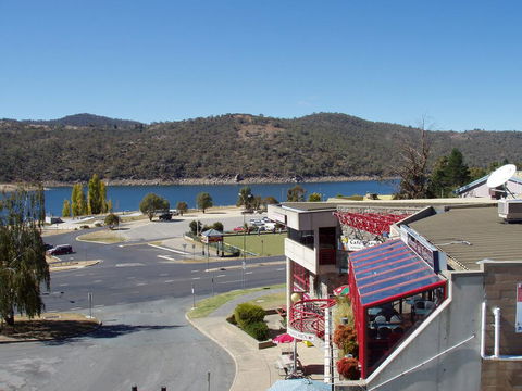 Jasper 1 Town Centre Jindabyne - Darwin Holiday 0