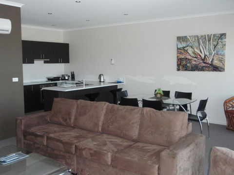 Jasper 3 Town Centre Jindabyne - Darwin Holiday 3