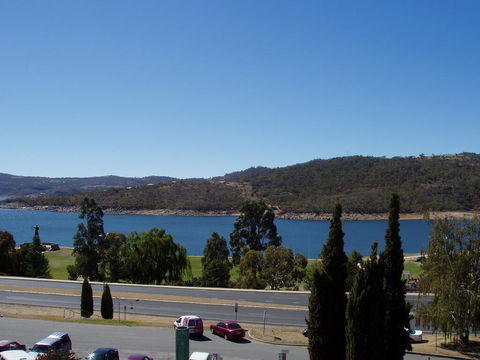 Jasper 4 Town Centre Jindabyne - Darwin Holiday 0
