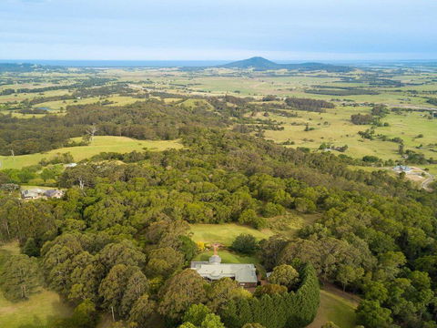 Jaspers Brush - Tranquil Gardens & Stunning Views - Darwin Holiday 1