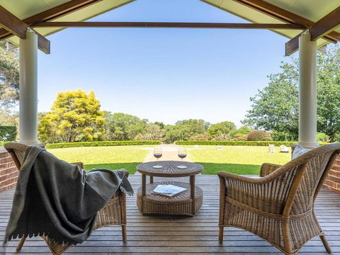 Jaspers Brush - Tranquil Gardens & Stunning Views - Darwin Holiday 0