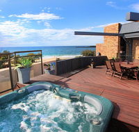 Jedda 5 - Oceanview 3 BDRM Penthouse with Rooftop Spa