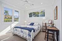 Jetty Splendour Guest Bedroom with Bathroom en-suite B'nB