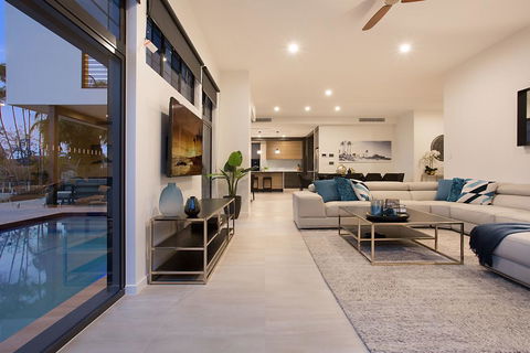 Jewel Of Broadbeach - Darwin Holiday 2