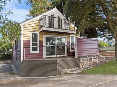 JOHANSSON'S PERCH COTTAGE - Darwin Holiday 3