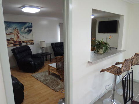 Joy On Joyce - Darwin Holiday 2