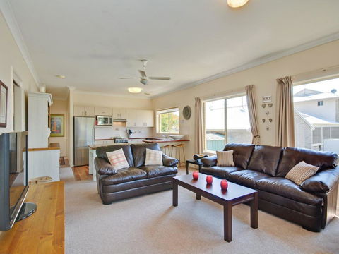 Just 4 Fun - Darwin Holiday 0