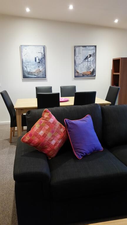 K2 ELEVEN - Darwin Holiday 0