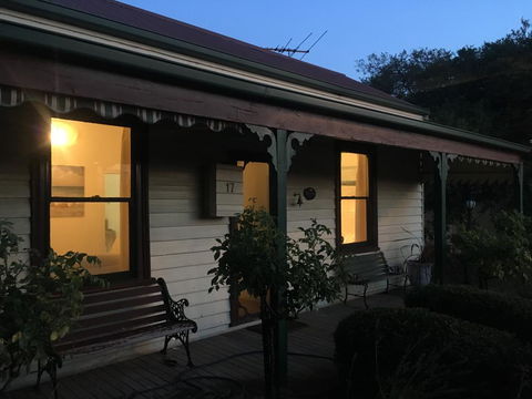 Kaikora Seaside Cottage - Darwin Holiday 0