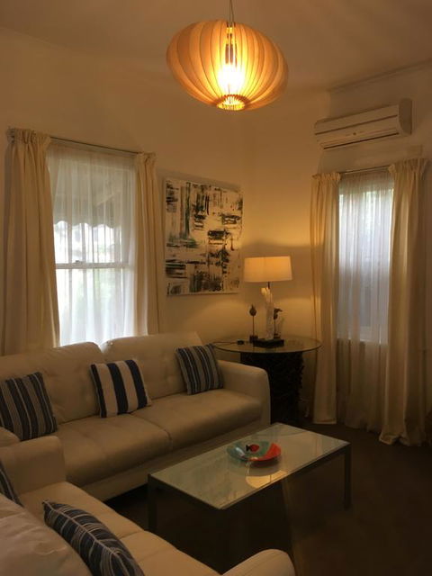 Kaikora Seaside Cottage - Darwin Holiday 2