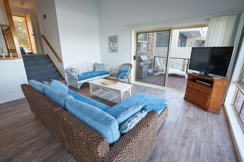 Kalimna - Blue Bay, NSW - Darwin Holiday 2