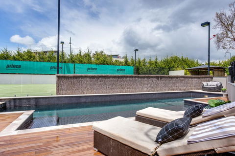 Kalina Retreat: Resort Style Tennis & Pool - Darwin Holiday 0