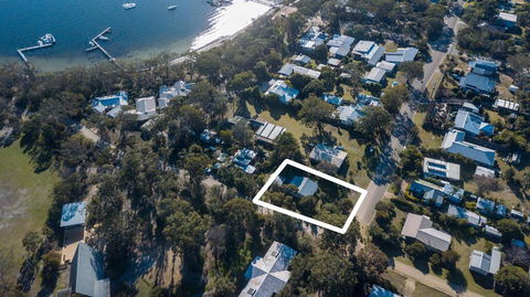 Kambera - Pet Friendly Cottage On Raymond Island - Darwin Holiday 0