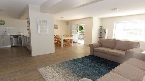 Kanandah 5 - By The Lake! - Darwin Holiday 1