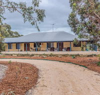 Kangaroo Lake Homestead - Darwin Holiday