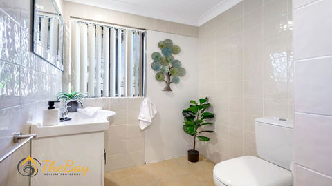 Karinya At Little Beach - Downstairs - Darwin Holiday 3