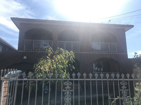 Katie's Antique House - Darwin Holiday 0