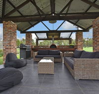Kelman Cottage - tucked away with pool  native wildlife - Darwin Holiday