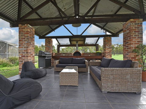 Kelman Cottage - Tucked Away With Pool + Native Wildlife - Darwin Holiday 0