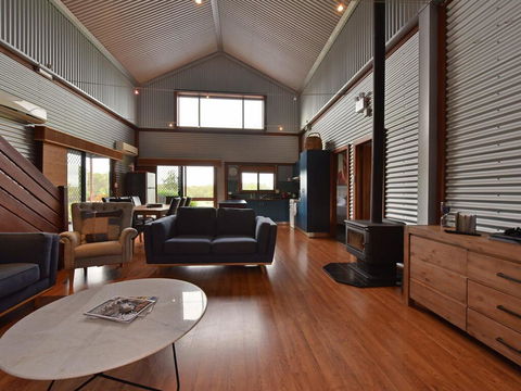 Kelman Cottage - Tucked Away With Pool + Native Wildlife - Darwin Holiday 3