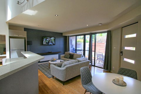 Khione 5/23-25 Kirwan Close - Darwin Holiday 2