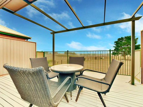 King Retreat Estate - You Can Honestly Walk To Bimbadgen And Hope Estate Concerts - Darwin Holiday 1