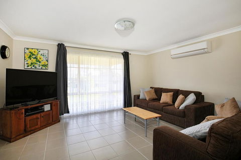 Kingfisher - Pet-Friendly - 10 Mins To Hyams Beach - Darwin Holiday 0