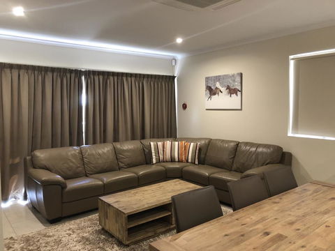 Kirwan 22 - Darwin Holiday 1