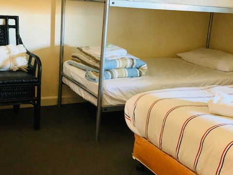 Kootingal Hotel - Darwin Holiday 1